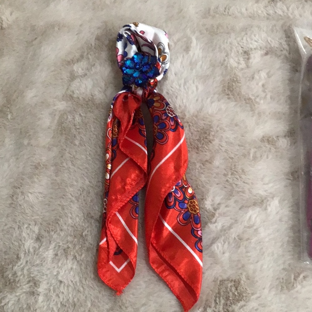Bag Swag in Flower Design Scarf with Shining Blue Crystal Flower Pin